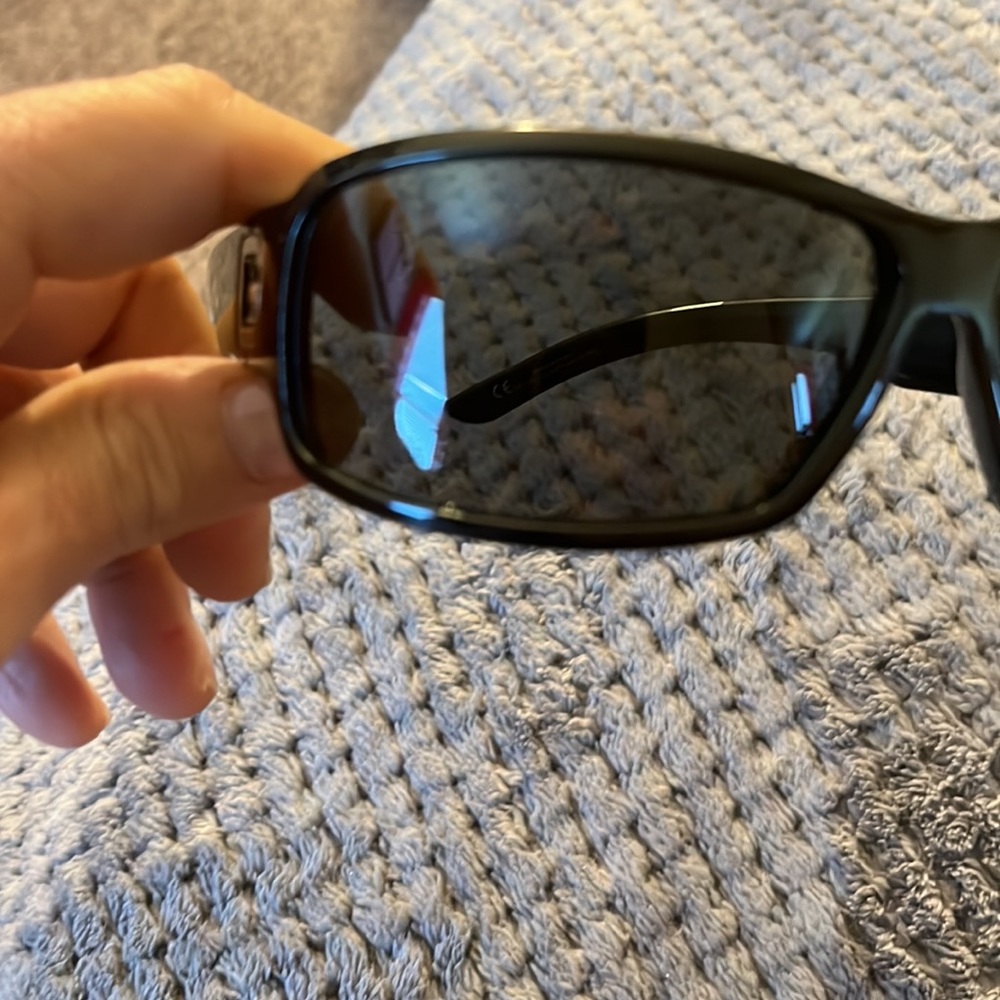 Glasses - Picture 3 of 9